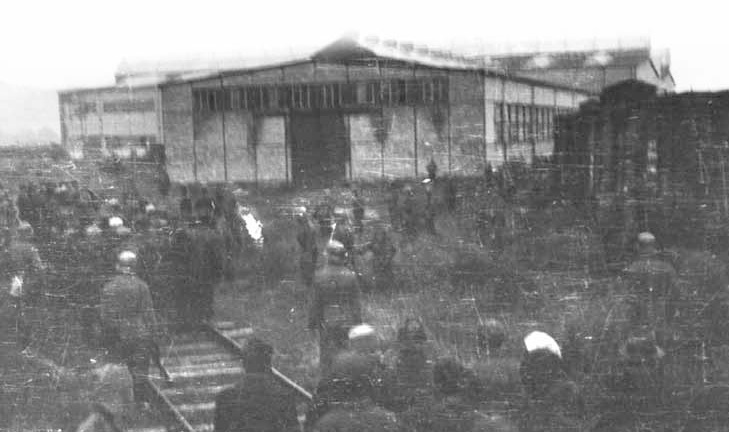 Lokomotivska hala Železničke radionice u koju sa zatvarani taoci pre streljanja 1941.
foto Narodni muzej Kraljevo