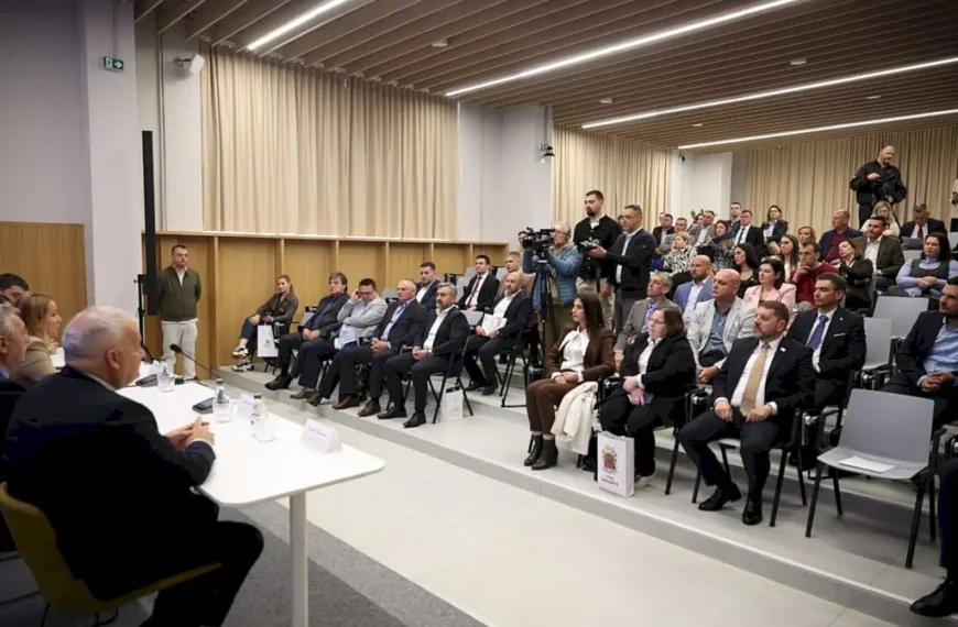 Држава улаже у Нови Пазар: Средства за уређење паркинга у центру града