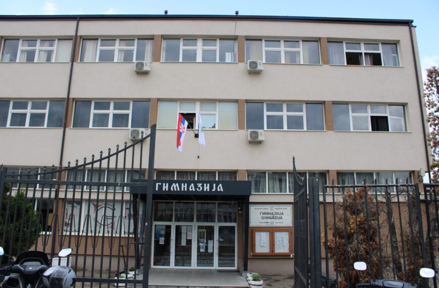 У Новом Пазару одржана акција „На матуру без аутомобила“ – апел младима на безбедност у саобраћају
