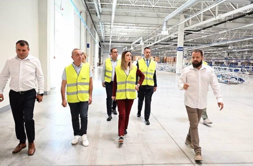 Министарка привреде посетила компанију „Леони“ у Краљеву
