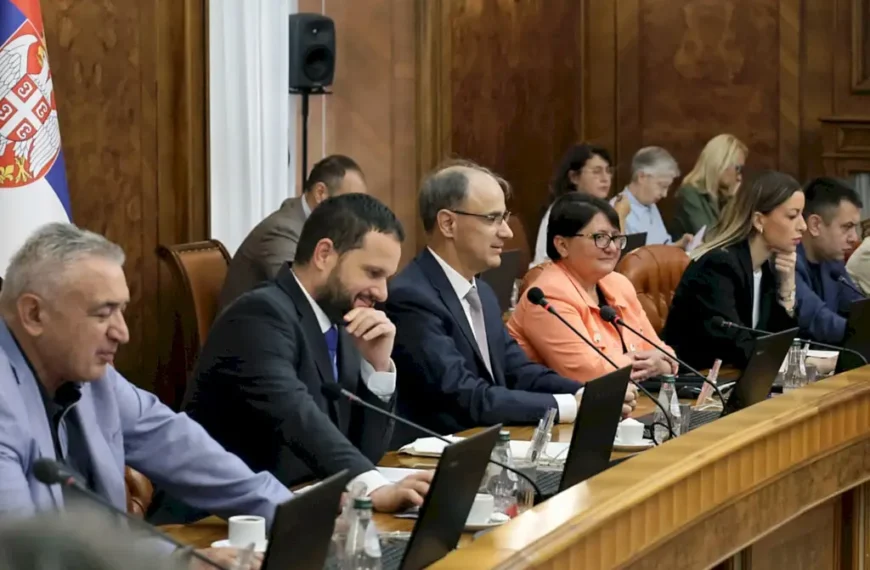 Нове мере Владе: већа подршка породицама, туризму и предузетницима