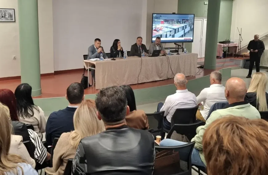 Станковић у Краљеву са директорима школа о изазовима у новој школској години